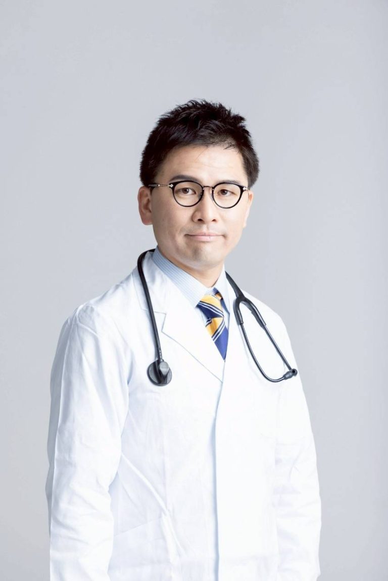講演する山中しゅんすけ